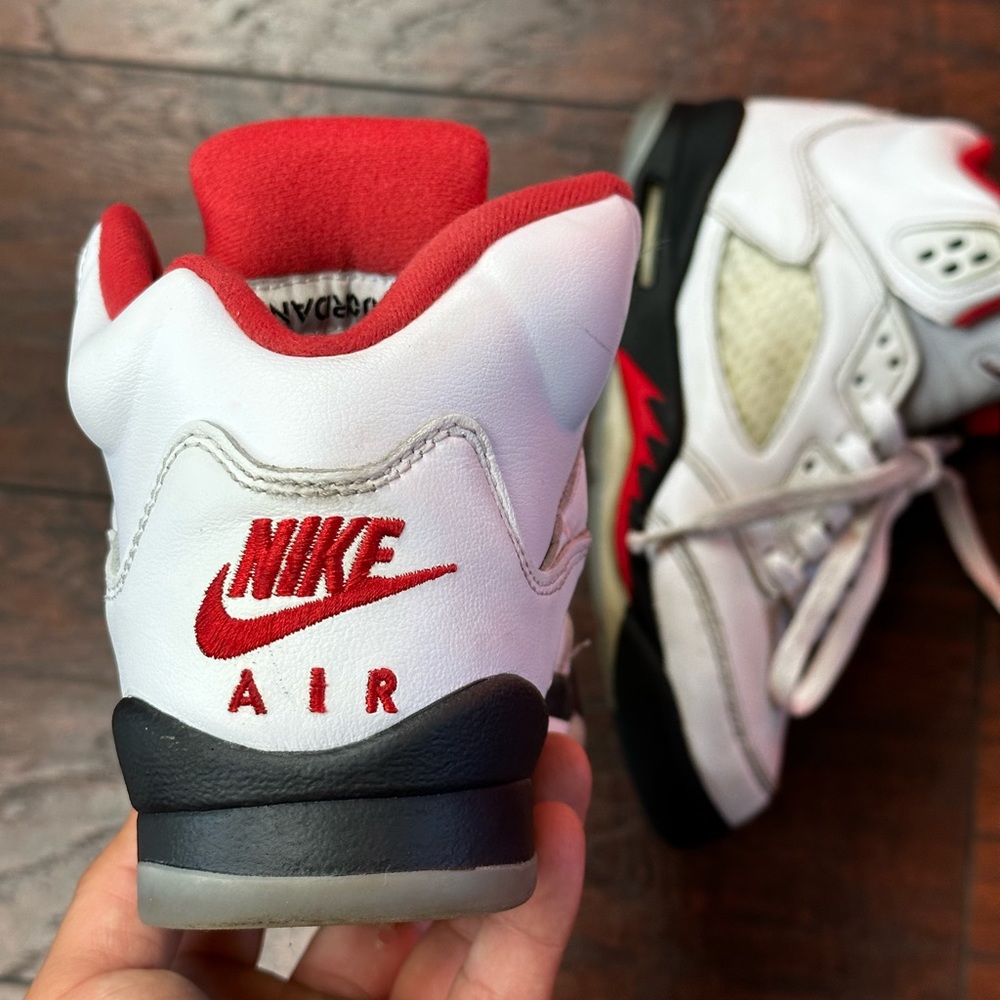 2019 Nike Air Jordan Retro V 5 size 3.5Y